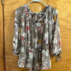 Old Navy Gray Flutter Sleeve Ruffled Blouse